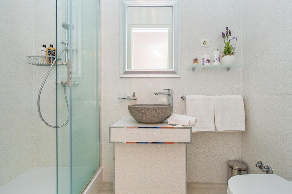 Luxury Seafront Apartment Banje Дубровник Экстерьер фото